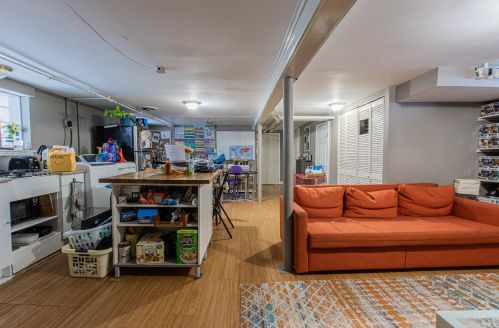 6343 Tripp Ave, Chicago IL 60646-4524 exterior