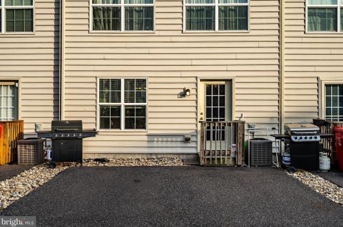 115 Penn St, Pottstown PA 19464-5518 exterior