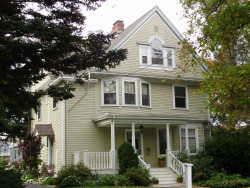 204 Ward St, Newton, MA 02459-1328