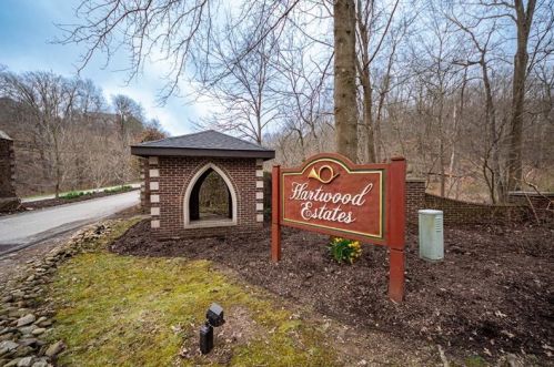 48 Mallard Dr, Pittsburgh PA 15238-1131 exterior