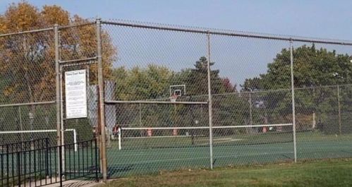 4259 College Ave, Milwaukee, WI 53221-4548