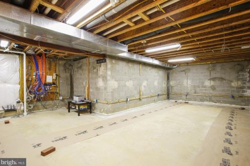 2417 Davis Ave, Alexandria VA  22302-3209 exterior