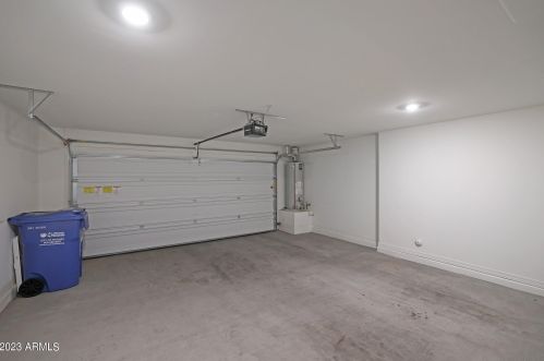 8029 Albeniz Pl, Phoenix AZ  85043 exterior