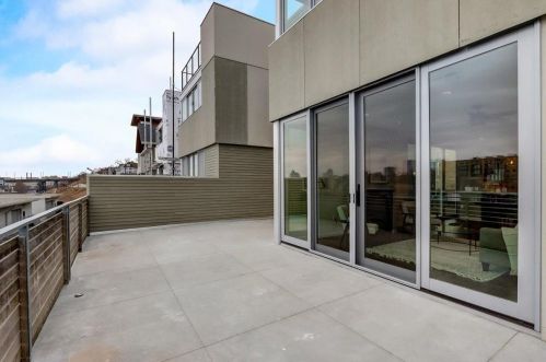 833 Reservoir Ave, Milwaukee WI 53212-3722 exterior