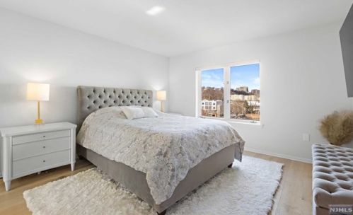 311 Nelson Ct, Edgewater NJ  07020-1618 exterior