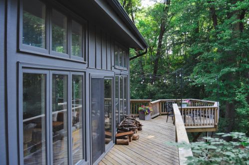 56 Robinhood Dr, Grand Rapids MI 49546-1308 exterior