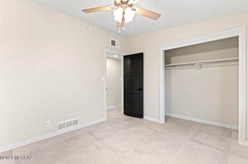 5862 Camino Arenosa, Tucson AZ  85718-4650 exterior