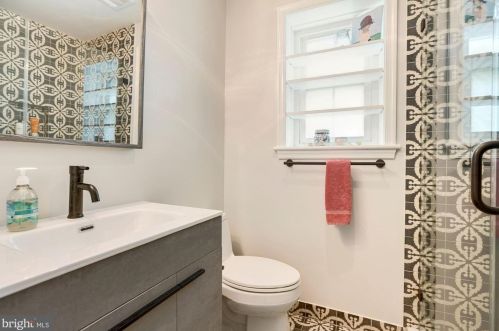 2602 Commonwealth Ave, Alexandria VA 22305-2526 exterior