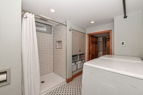 2508 Lefeber Ave, Milwaukee WI 53213-1222 exterior