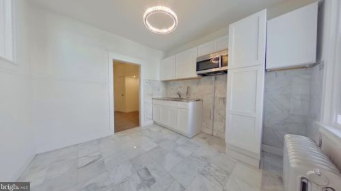 4033 Castor Ave, Philadelphia PA 19134-5528 exterior