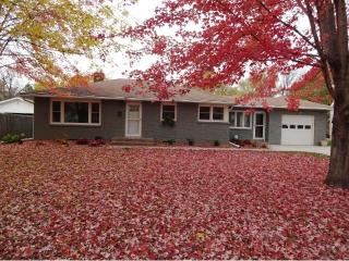 1021 Roma Ave, Saint Paul, MN 55113-6527