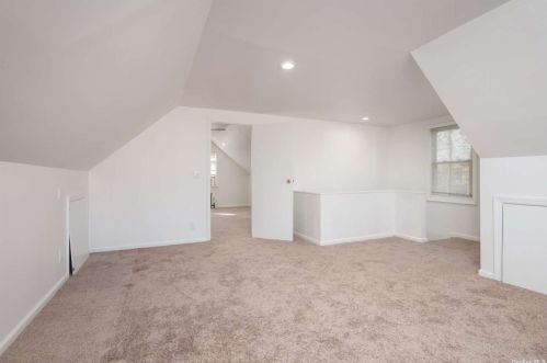 68 Euclid St, Valley Stream NY  11580-4111 exterior