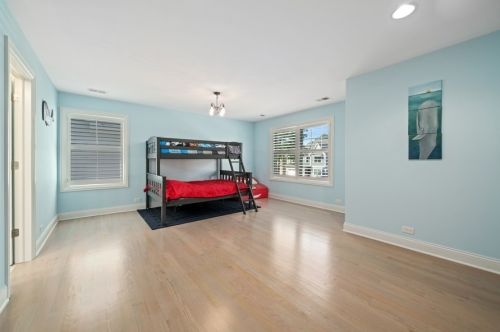 697 Parkside Ave, Elmhurst IL 60126-5029 exterior