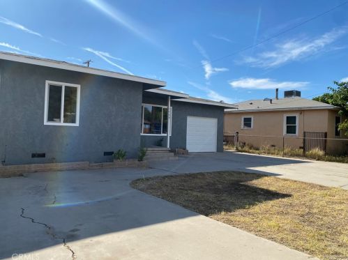 1723 Melody Ln, Bakersfield CA 93308-2224 exterior