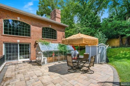 3 Pne Ter, Demarest NJ 07627-1214 exterior