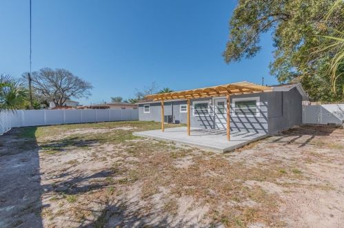 4722 Bay Ave, Tampa FL 33616-1070 exterior