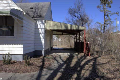 46078 Frederick St, Northville, MI 48167-1713