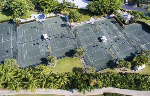 2726 Aviamar Cir, Naples FL 34114-9565 exterior