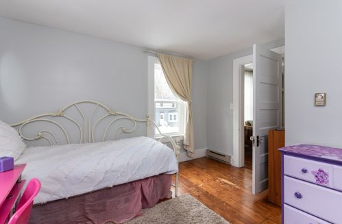 41 Bay Rd, Newmarket NH 03857-1711 exterior