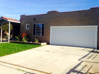 2302 West View St, Los Angeles CA  90016-2334 exterior