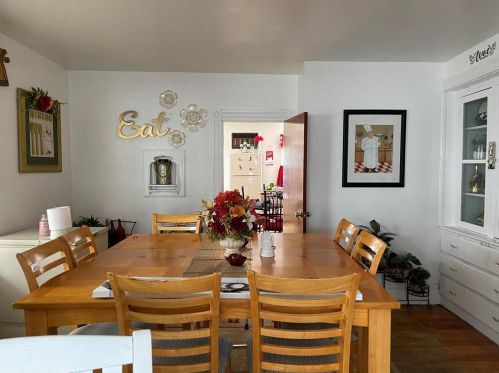 275 Diamond Hl Rd, Woonsocket RI 02895-1504 exterior