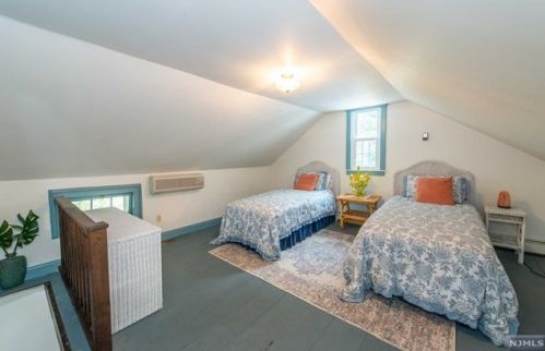 1687 County Rd 565, Wantage NJ 07461-4809 exterior