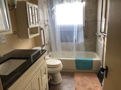 531 Rathbun St, Woonsocket RI 02895-1289 exterior