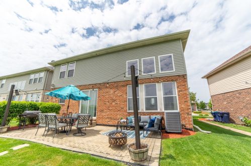 89 Lawrence Ln, Matteson IL 60443-2938 exterior