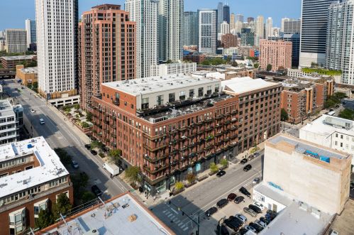 616 Fulton St, Chicago IL  60661-1251 exterior