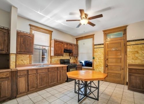 2424 Lawndale Ave, Chicago IL 60655-3221 exterior