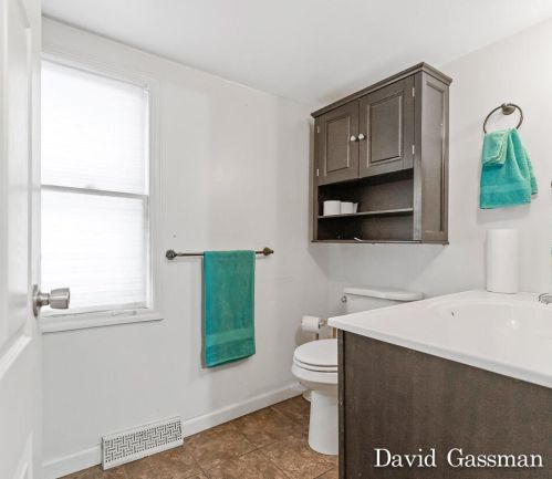 2386 Manahan Ave, Meskegon MI 49444-2666 exterior