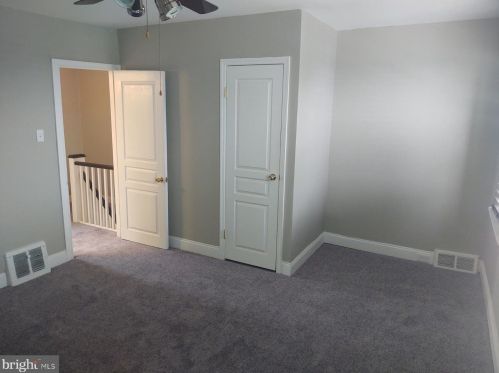 6658 Erdrick St, Philadelphia PA 19135-1604 exterior