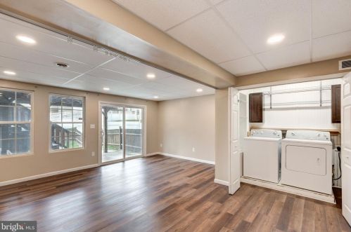 711 Grant Dr, Hanover PA  17331-2079 exterior