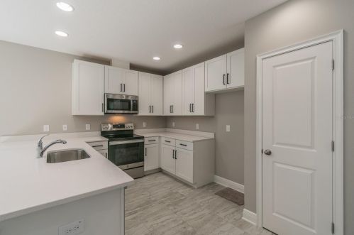 3005 Crest Ave, Tampa FL 33614-6710 exterior