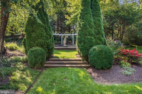 11720 Centurion Way, Rockville MD 20854-6420 exterior