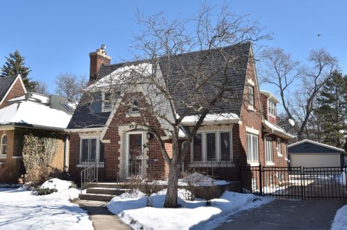 480 49th St, Milwaukee WI  53208-3664 exterior