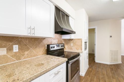 5118 Vlg Spg Dr, Humble TX exterior