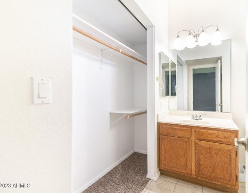 3036 Bluefield Ave, Phoenix AZ 85053-1125 exterior