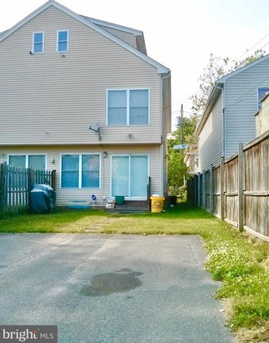 271 Ashmore Ave, Trenton NJ 08611-1322 exterior