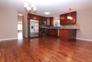 8603 Kingston Ave, Chicago IL  60617-2440 exterior