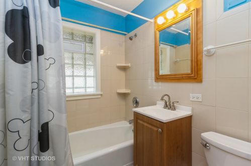 10500 Kedzie Ave, Chicago IL 60659-1309 exterior