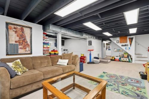 3232 Belle Plaine Ave, Chicago IL 60618-2338 exterior