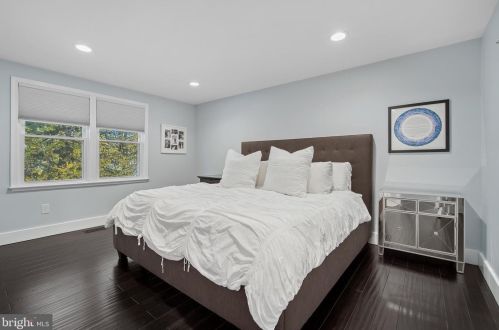 9301 Bentridge Ave, Rockville MD 20854-2860 exterior