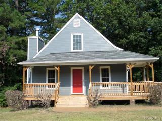 13318 Evelyn Dr, Chester VA  23831-5264 exterior