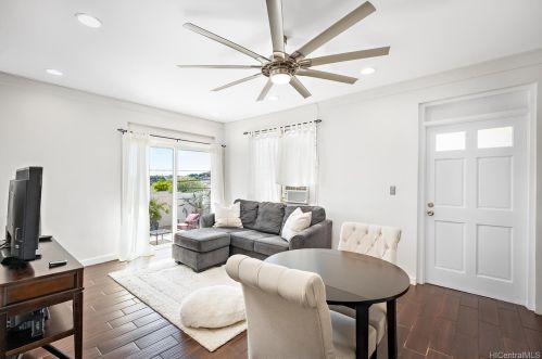 3750 Claudine St, Honolulu HI  96816-3808 exterior