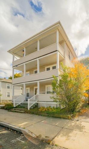 363 Logee St, Woonsocket RI 02895-6031 exterior