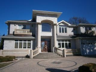 6759 Longmeadow Ave, Chicago IL  60712-3207 exterior