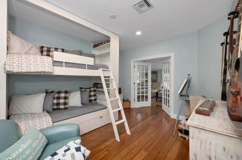 1243 12 Ave, Naples FL 34120-3453 exterior