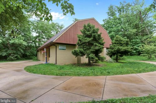 9609 Hastings Dr, Silver Spring MD 20901-3198 exterior