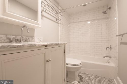 608 21 St, Philadelphia PA 19121-3944 exterior